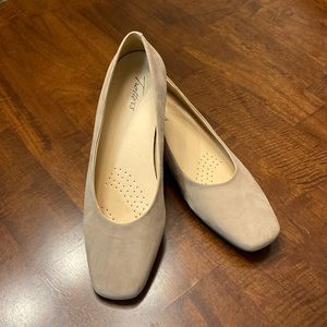 Trotters Honor Flats